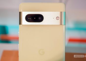 How to use Face or Photo Unblur with Pixel phones