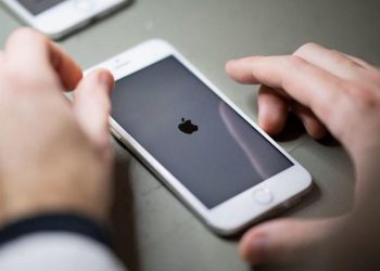 Apple Sued Over iPhone Privacy Settings After Gizmodo Story