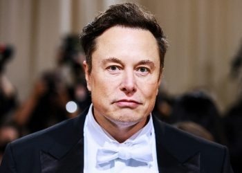 Elon Musk fires Twitter employees overnight for criticising his plans on internal channels