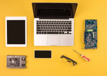 Top 10 Tech Gadgets For Tech lovers